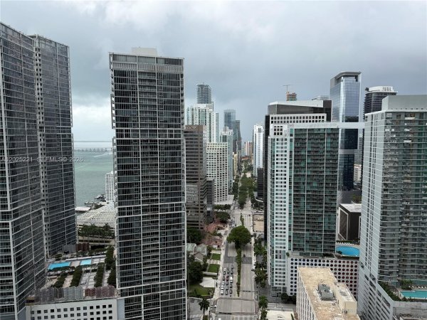 200 Biscayne Blvd Way #4104 Miami, FL 33131