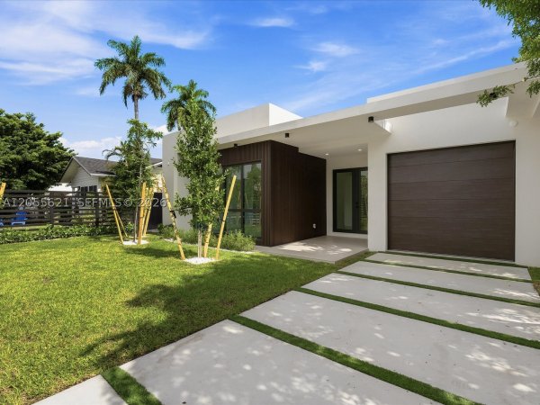 1621 SW 11th Ter Miami, FL 33135