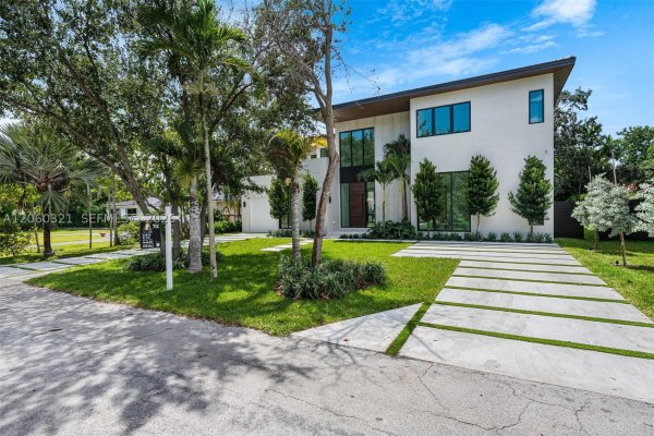 970 NE 92nd St Miami Shores, FL 33138
