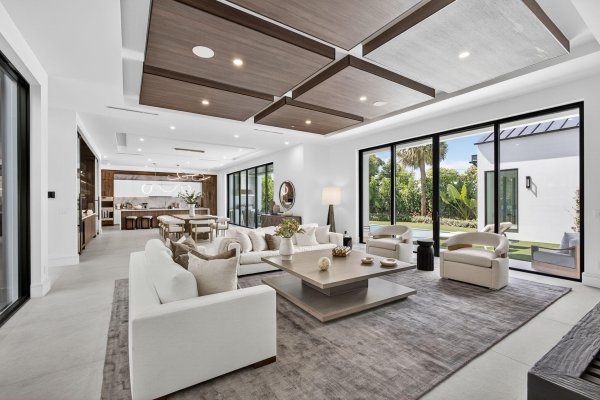 123 Murray West Palm Beach, FL 33405