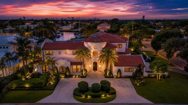 2300 NE 34th Lighthouse Point, FL 33064