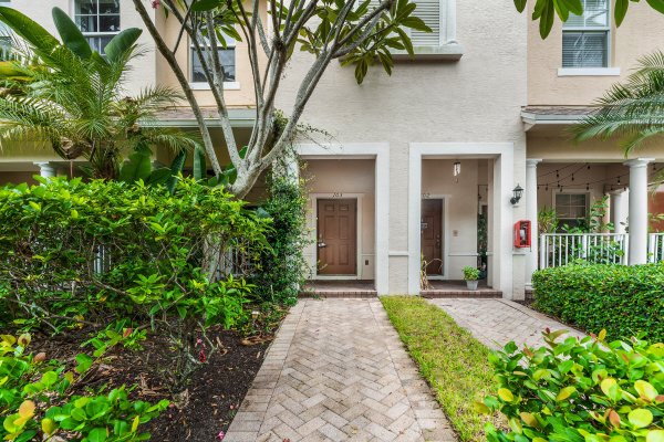 341 Indian Crk Pkwy #103 Jupiter, FL 33458