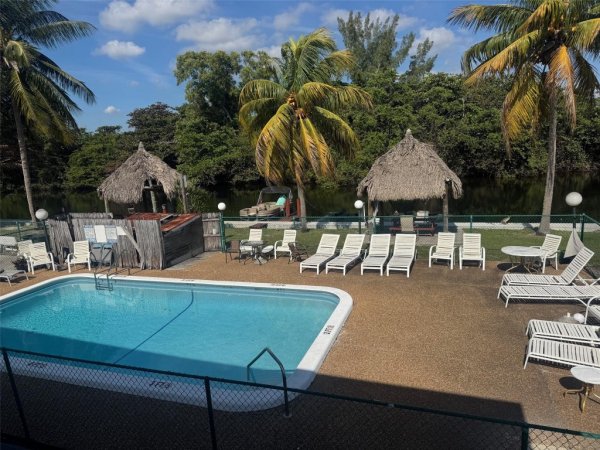 3211 SW 44th St #209 Fort Lauderdale, FL 33312