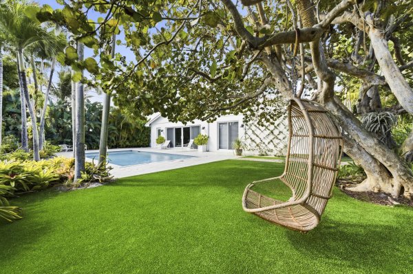 736 Osprey North Palm Beach, FL 33408