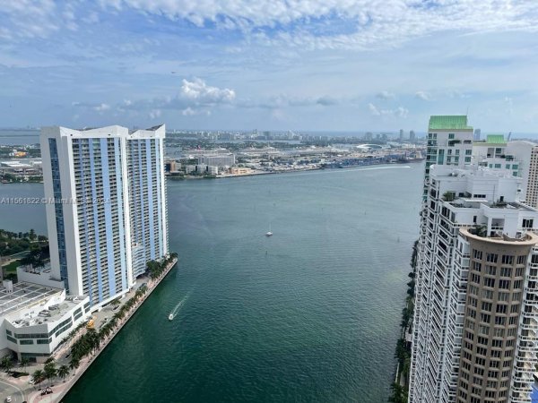 465 Brickell Ave #4402 Miami, FL 33131