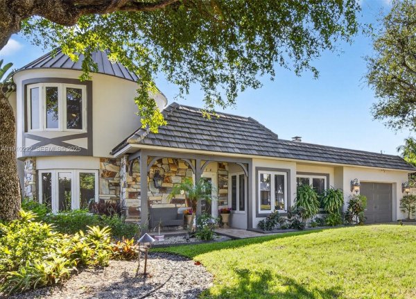 3414 Norfolk St Pompano Beach, FL 33062