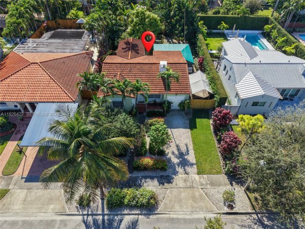 2460 SW 24th St Miami, FL 33145