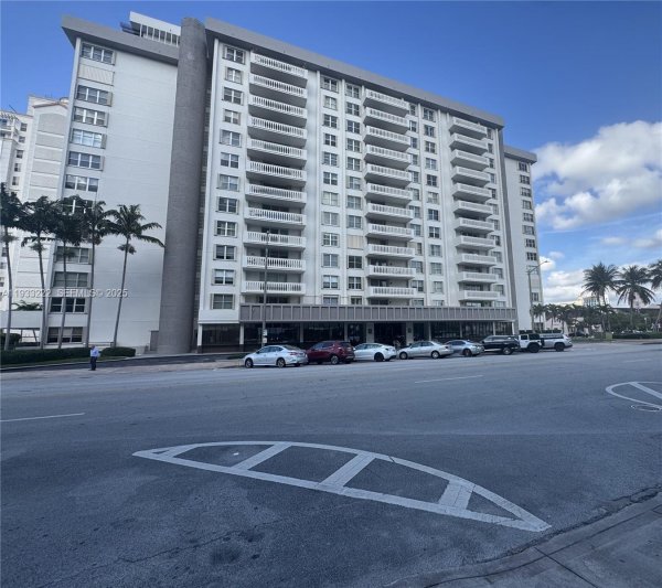 625 Biltmore Way #1103 Coral Gables, FL 33134