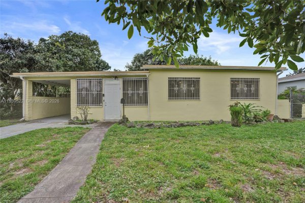 1050 NE 153rd Ter North Miami Beach, FL 33162