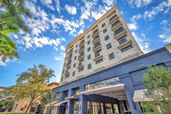 4220 Laguna St #505 Coral Gables, FL 33146