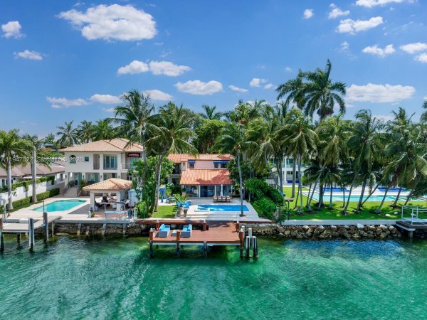 56 S Hibiscus Dr Miami Beach, FL 33139