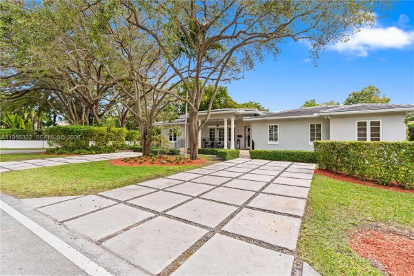 4705 Alhambra Cir Coral Gables, FL 33146