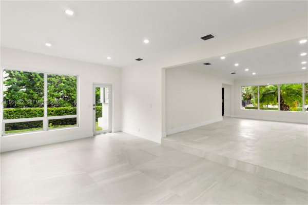 1261 98th St Bay Harbor Islands, FL 33154