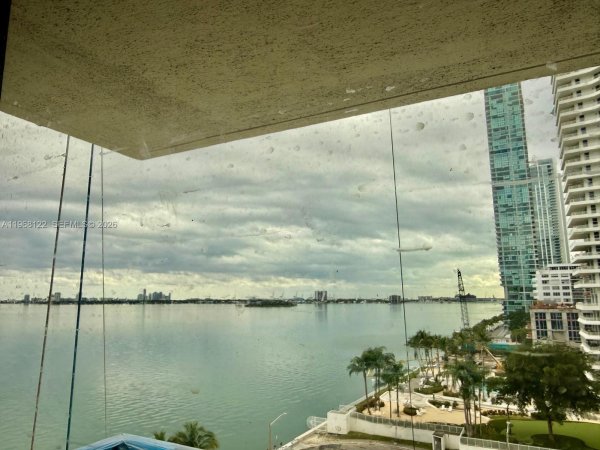 600 NE 36th St #820 Miami, FL 33137