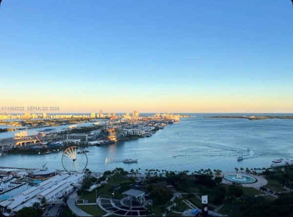 253 NE 2nd St #3903 Miami, FL 33132