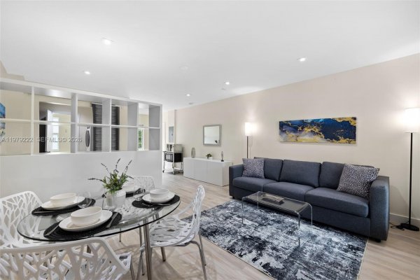 1241 14th St #4 Miami Beach, FL 33139