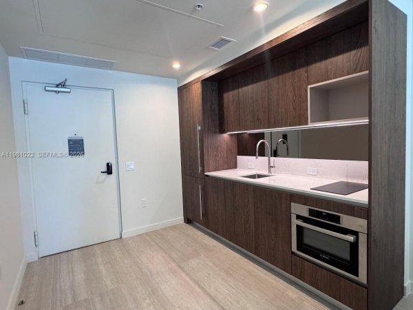 1611 SW 2nd Ave #306 Miami, FL 33129