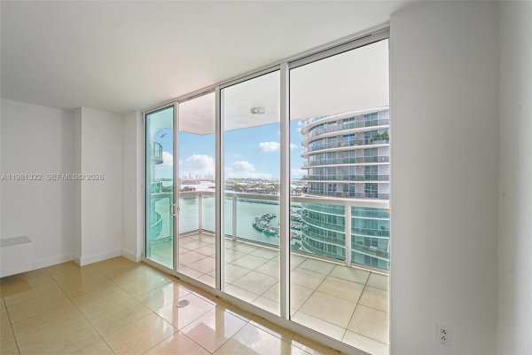1800 N Bayshore Dr #2811 Miami, FL 33132