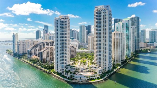 808 Brickell Key Dr #3702 Miami, FL 33131
