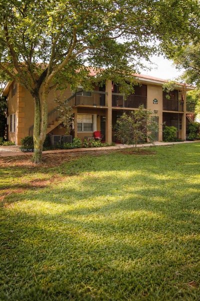 10480 NW 8th St #201 Pembroke Pines, FL 33026