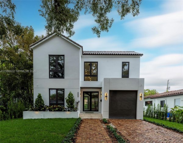 555 Catalonia Ave Coral Gables, FL 33134