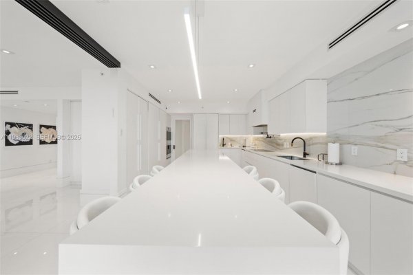 9999 Collins Ave #11J Bal Harbour, FL 33154