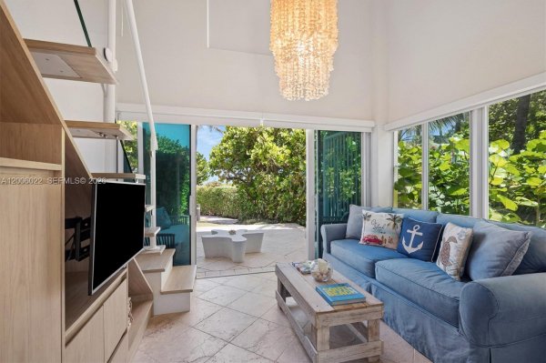 100 S Pointe #CABANA 14 Miami Beach, FL 33139