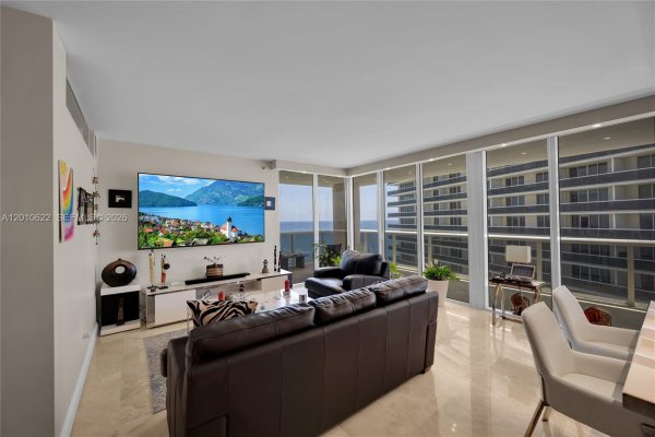 1800 S Ocean Dr #2205 Hallandale Beach, FL 33009