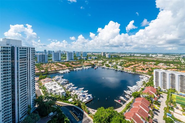 21205 Yacht Clb Dr #3107 Aventura, FL 33180