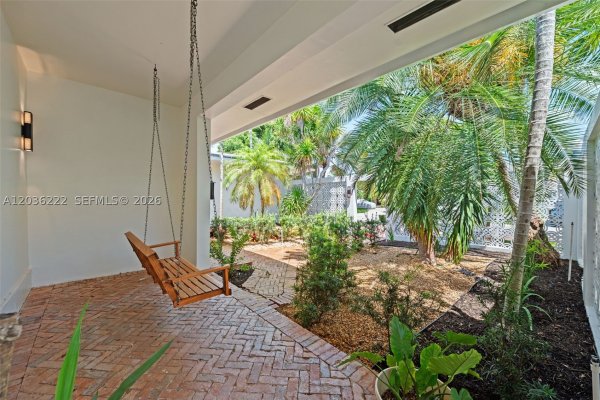 11530 NE 22nd Dr North Miami, FL 33181