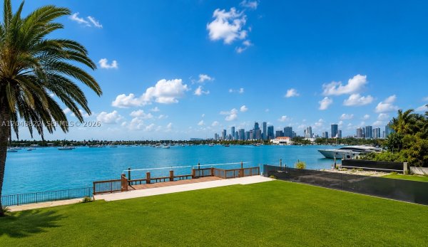 1330 S Venetian Way Miami, FL 33139