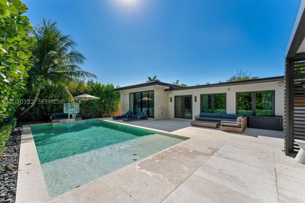 771 Fairway Dr Miami Beach, FL 33141