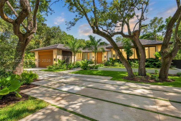 7840 SW 98th St Miami, FL 33156