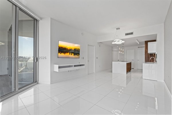 851 NE 1st Ave #1506 Miami, FL 33132