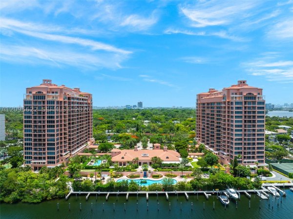 60 Edgewater Dr #11F Coral Gables, FL 33133