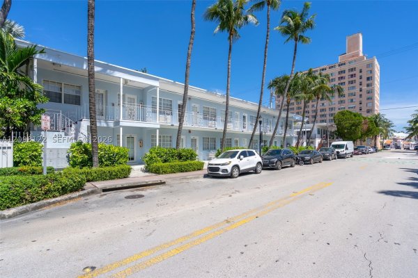 635 8th St #205 Miami Beach, FL 33139