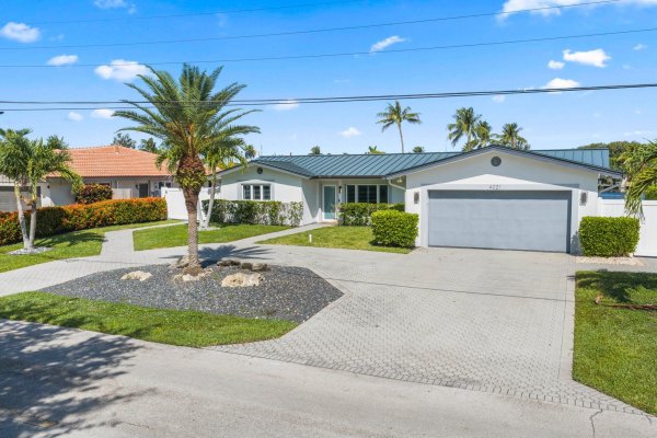 4021 NE 27th Lighthouse Point, FL 33064