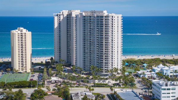 2700 N Ocean #1006b Riviera Beach, FL 33404