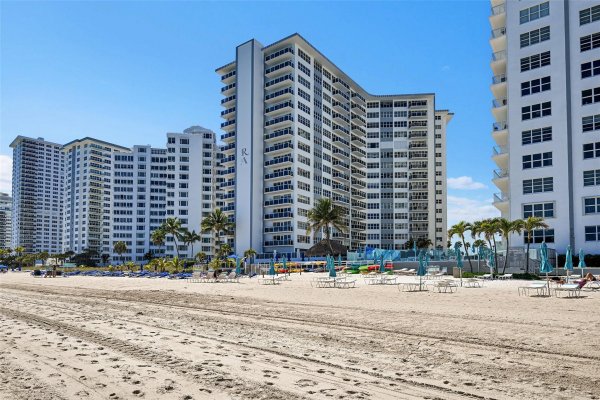 3700 Galt Ocean #1215 Fort Lauderdale, FL 33308