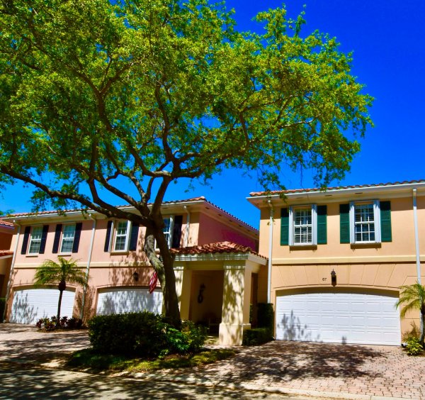 67 Tall Oaks Cir Tequesta, FL 33469