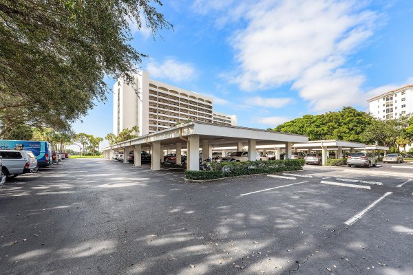 356 Golfview Rd #Ph-7 North Palm Beach, FL 33408