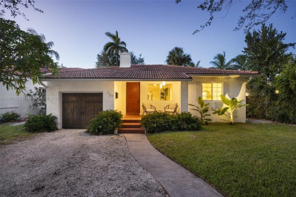 727 NE 76th St Miami, FL 33138