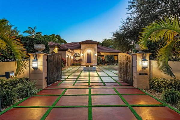 10390 SW 62nd St Miami, FL 33173