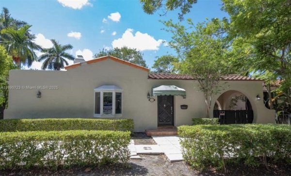 3050 Alton Rd Miami Beach, FL 33140