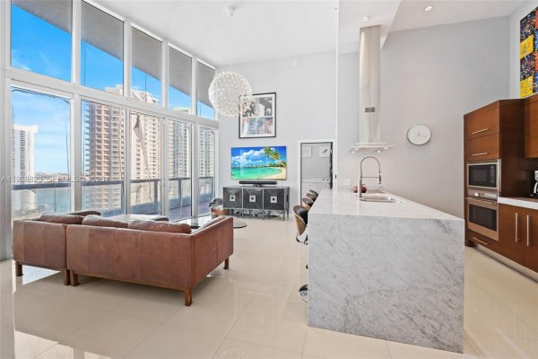 495 NE Brickell Ave #2204 Miami, FL 33131