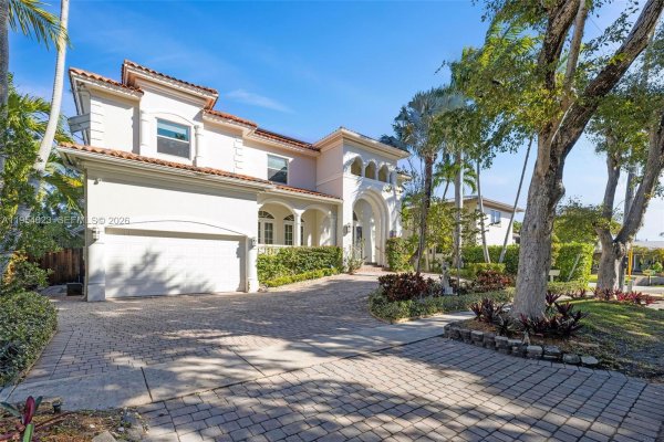 2125 Ixora Rd North Miami, FL 33181