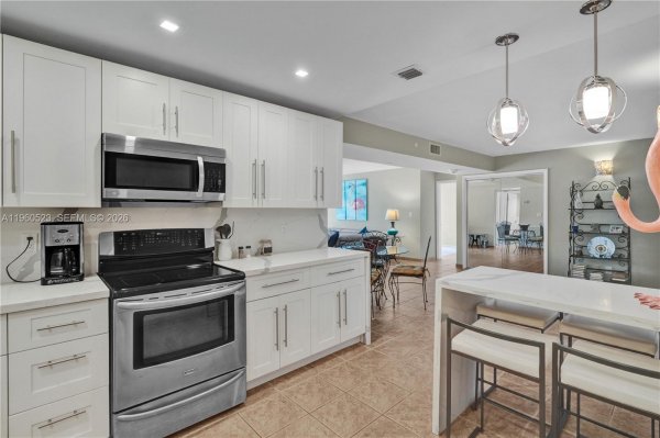 10160 Collins Ave #306N Bal Harbour, FL 33154