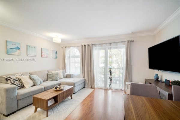 338 Majorca Ave #205 Coral Gables, FL 33134