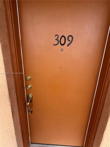 1800 W 54th St #309 Hialeah, FL 33012