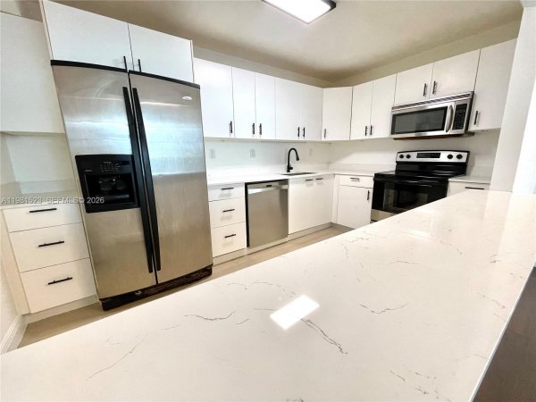 19390 Collins Ave #316 Sunny Isles Beach, FL 33160